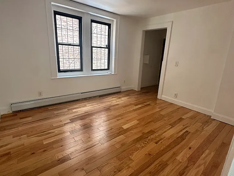 1061 Bergen St #3 — Photo 5