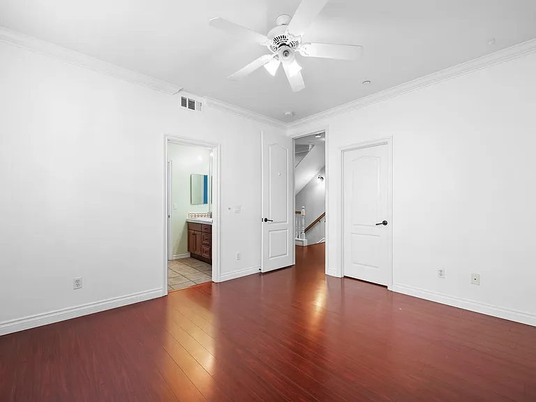 18785 Roxbury Ln — Photo 4