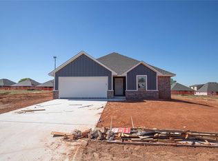 3021 Crossover Ct, Moore, OK 73160