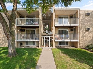 4921 Crooks Rd APT M10, Royal Oak, MI 48073