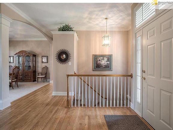 2nd image of 416 NE Thornberry Pl