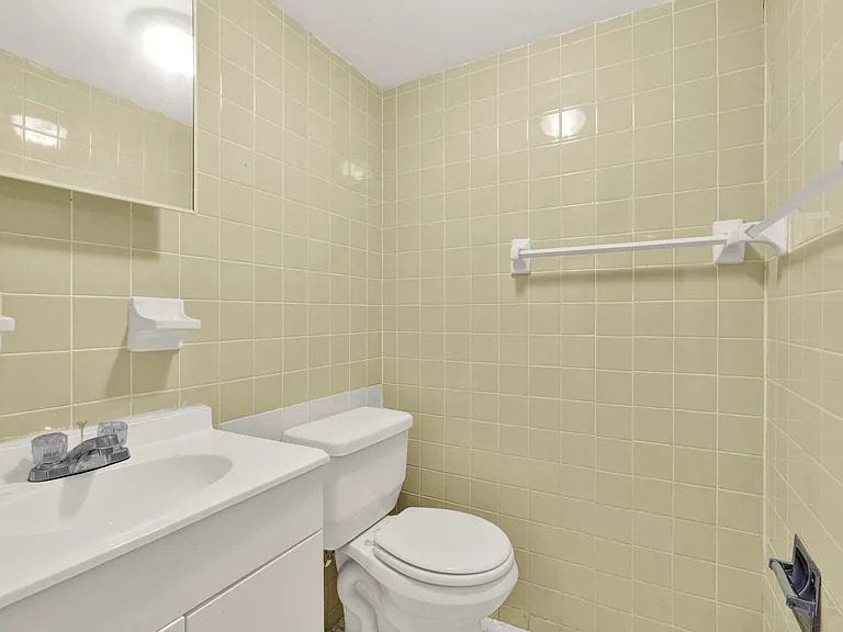 2407 NW 135th St #314 — Photo 3