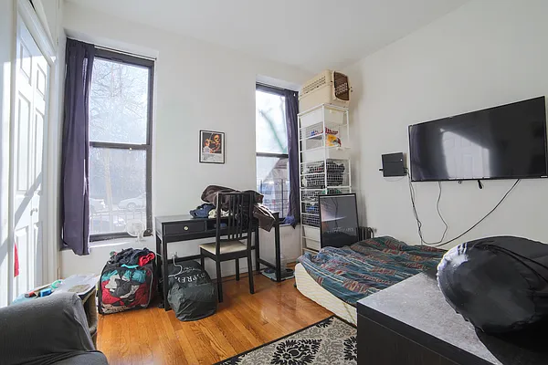 Rented by Stonecrest Realty | media 3