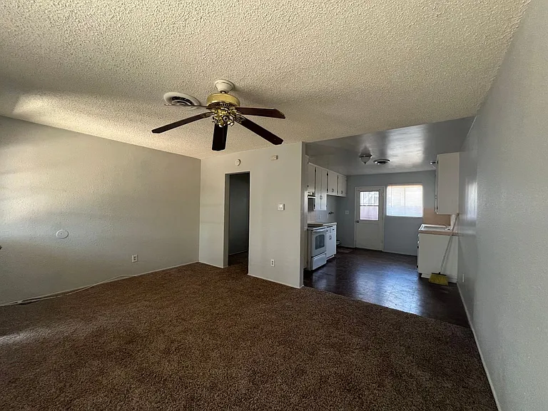 229 S Buena Vista St — Photo 39