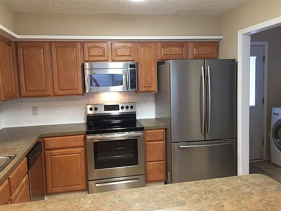 2nd image of 28 W Baron Ln