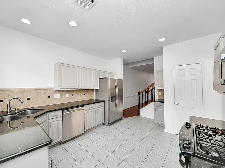 2204 Gemini St — Photo 16