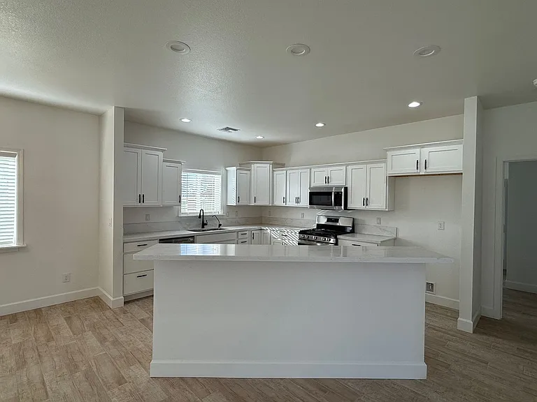 5640 S Desert Lakes Dr — Photo 9