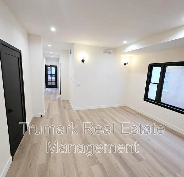 609 E Garfield Ave — Photo 6
