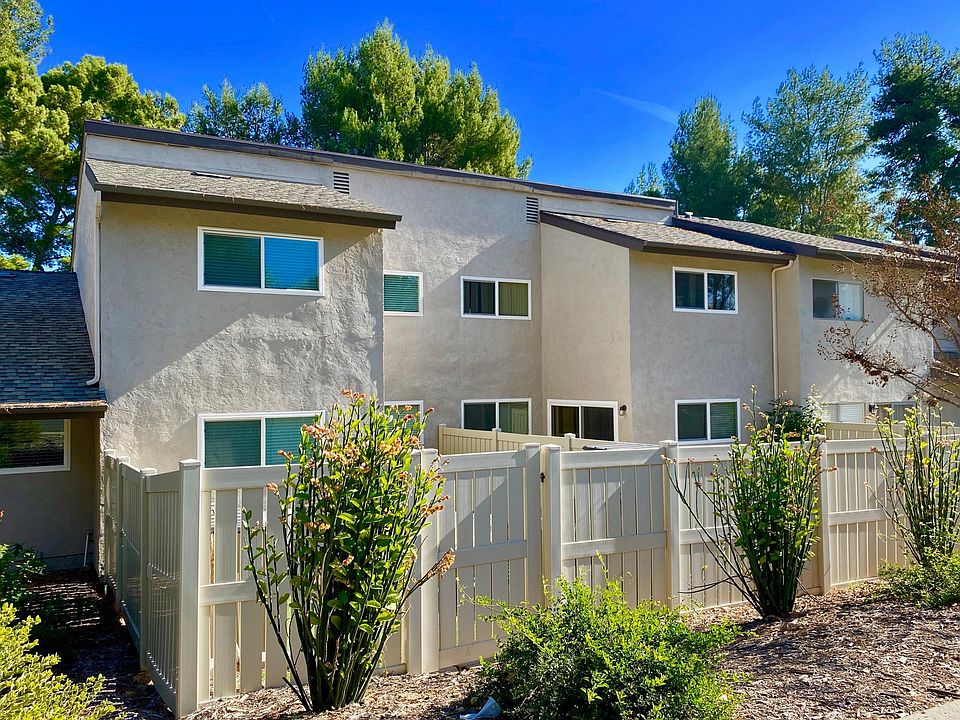 1st image of 12326 Sophia Dr