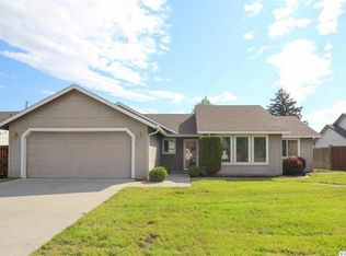 646 N Perry Loop, Kennewick, WA 99336