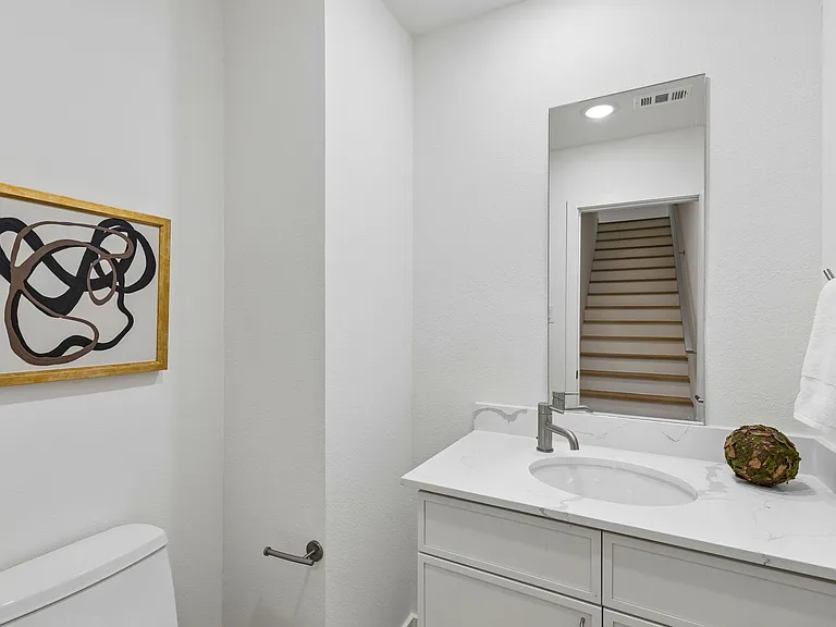 4739 Gretna St #203 — Photo 11
