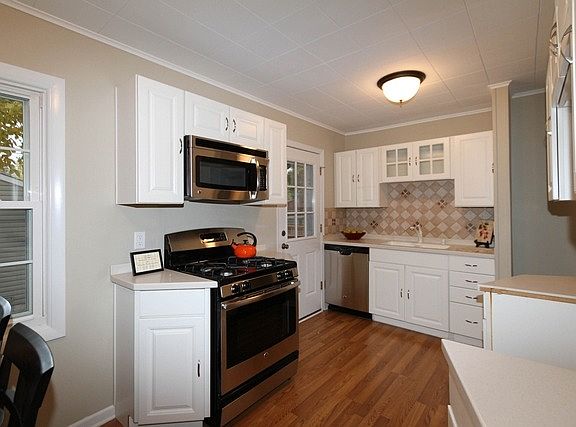 2nd image of 1844 Fargo Ave