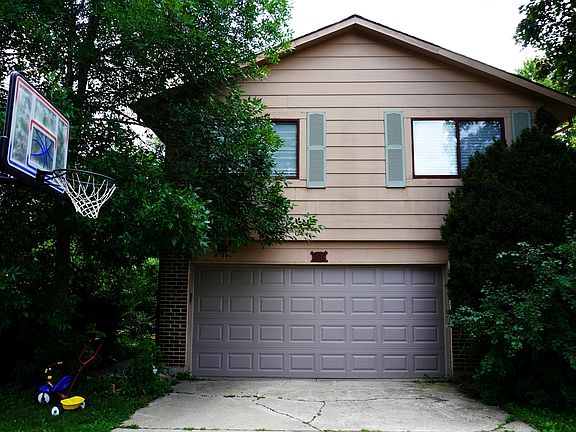 5th image of 301 W Lakeside Dr