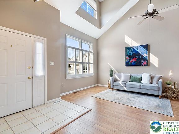 3rd image of 249 Ridings Cir