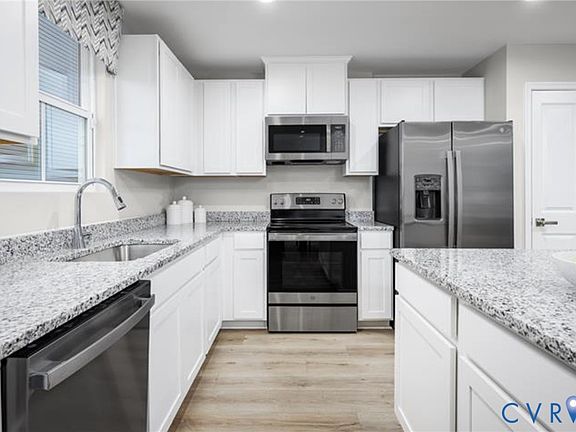 3rd image of 5 Harvest Ln