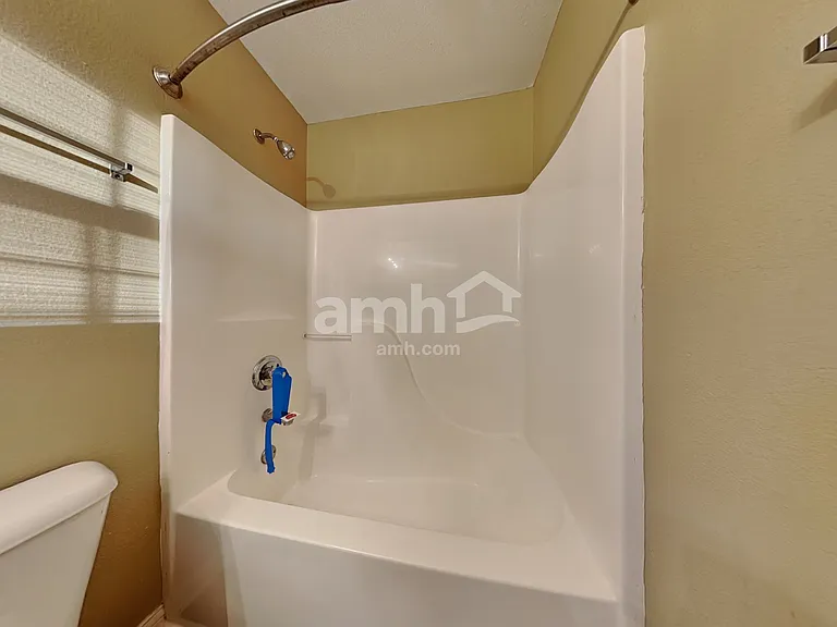 4704 Ashfield Dr — Photo 18
