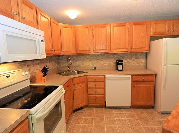 3rd image of 16 Quarter Horse Ln #A