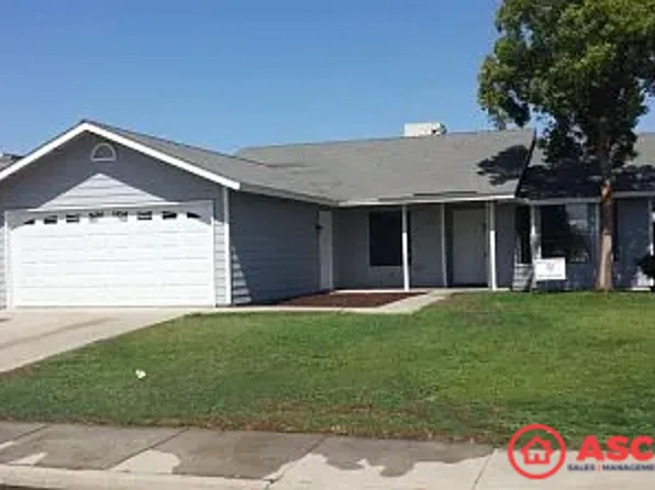 1902 York St, Delano, CA 93215