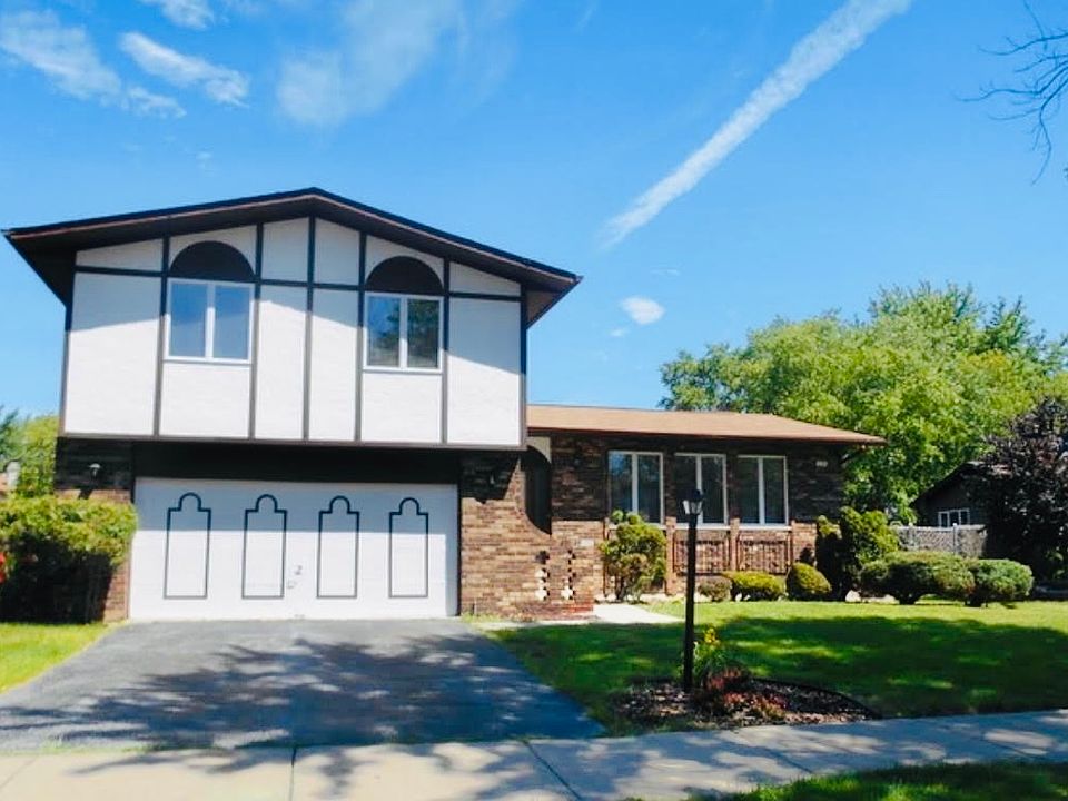 1st image of 5208 Roberta Ln