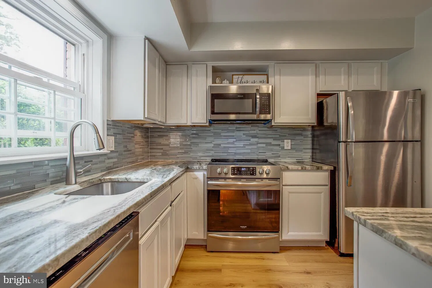 3 bed, 2.5 bath, 1280 sqft, $3,000 — Photo 3