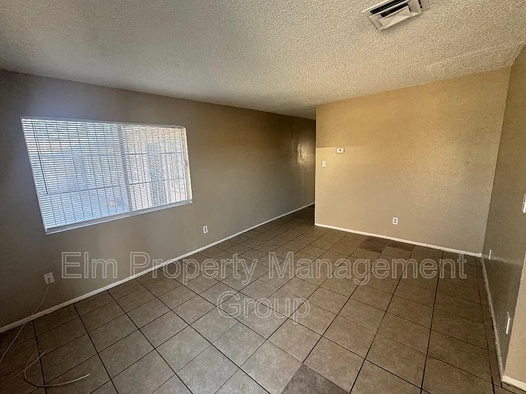 2505 Cedar Ave #1 — Photo 4