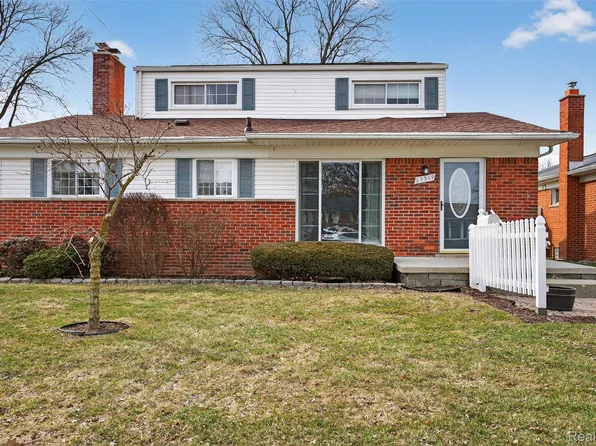 29369 Shackett Ave, Madison Heights, MI 48071
