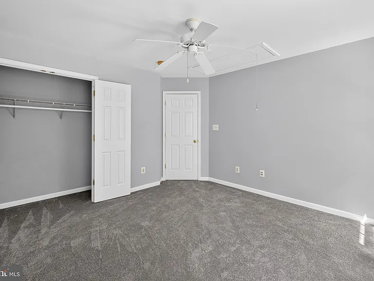 9036 Woodpecker Ct — Photo 43