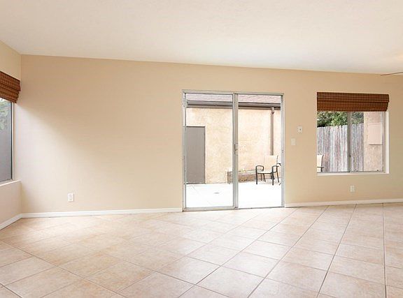 1620 Parrot Ct-003-020-Living Room-MLS_S