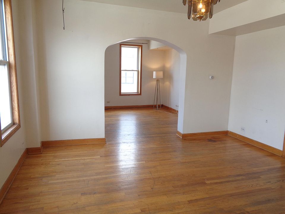 1st image of 2656 N Lincoln Ave #3