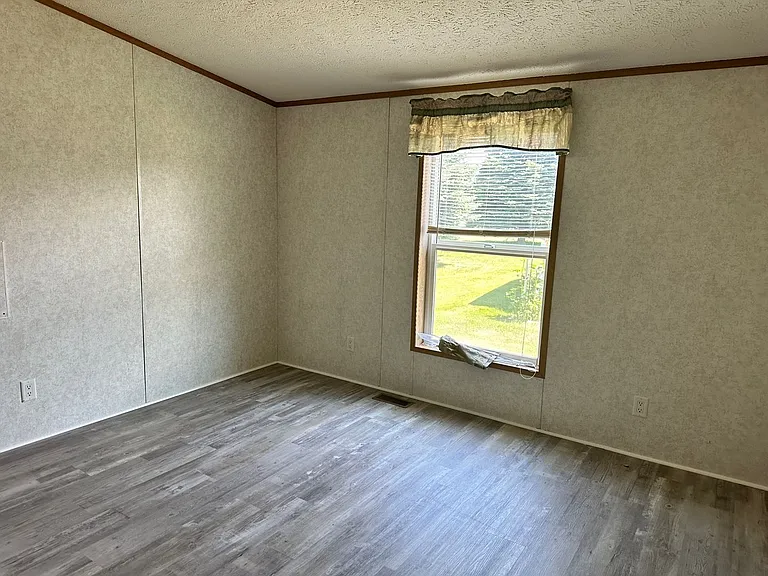 2741 Crab Tree St — Photo 16