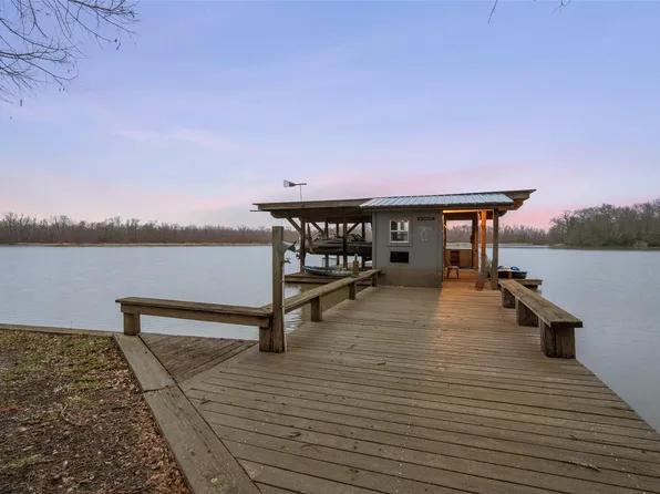 211 W Lakeside Dr, Huntsville, TX 77320