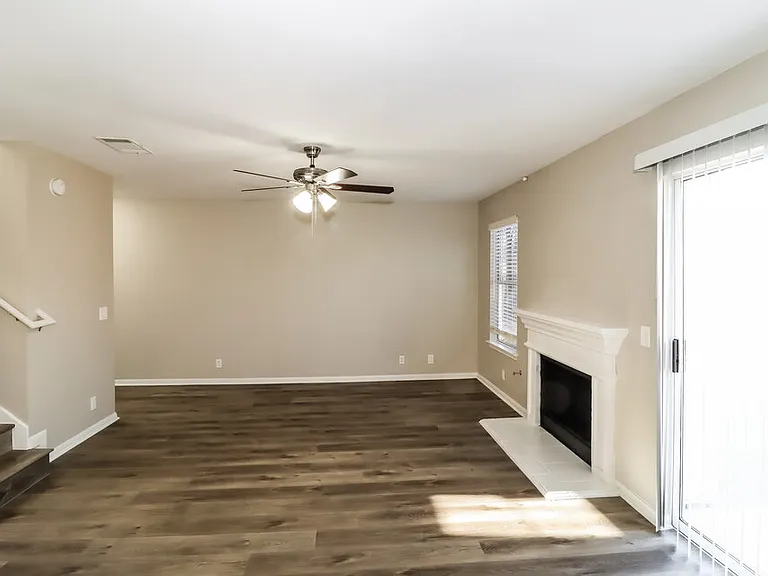 21013 Godolophin Ct — Photo 6