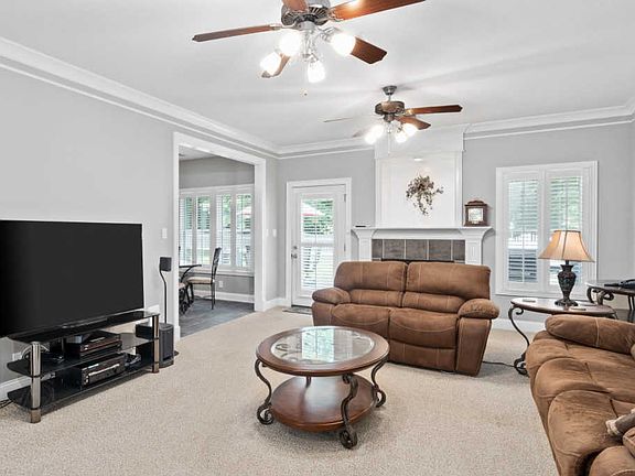 5th image of 2882 Prince Dr