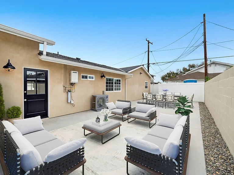 1805 Clay St — Photo 13
