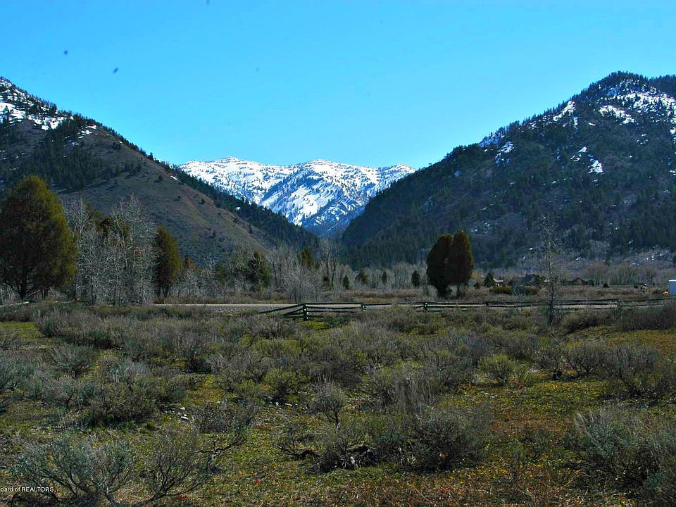 1st image of Hoback Dr