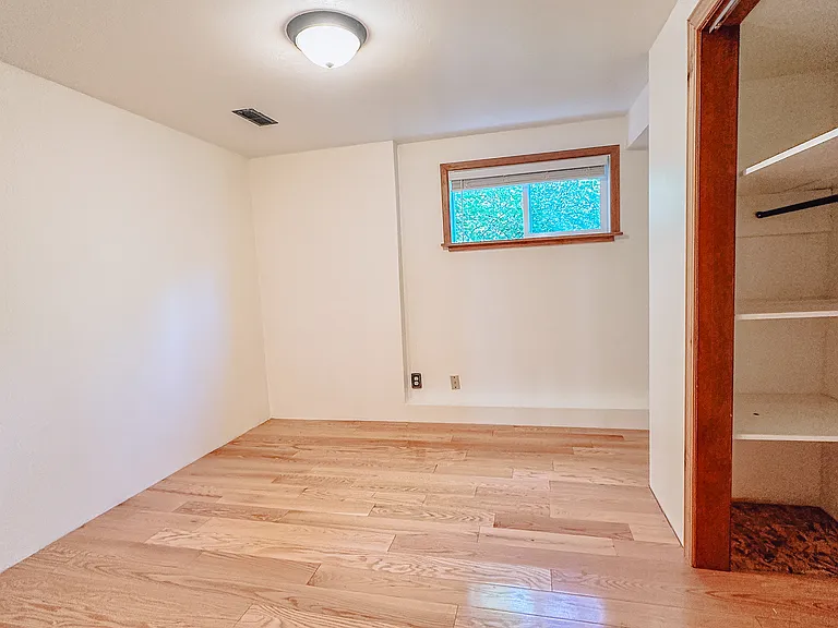1216 Walz Ave — Photo 7
