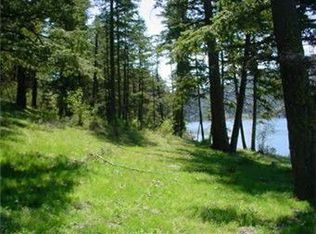 17 Lakefront Dr, Oroville, WA 98844