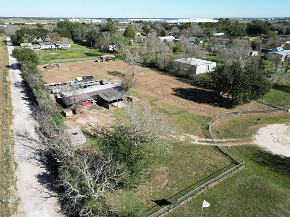 29314 Cherokee Ln, Waller, TX 77484