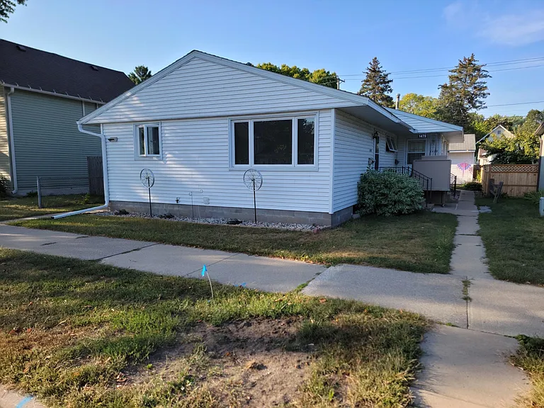 1479 Redfield St — Photo 2