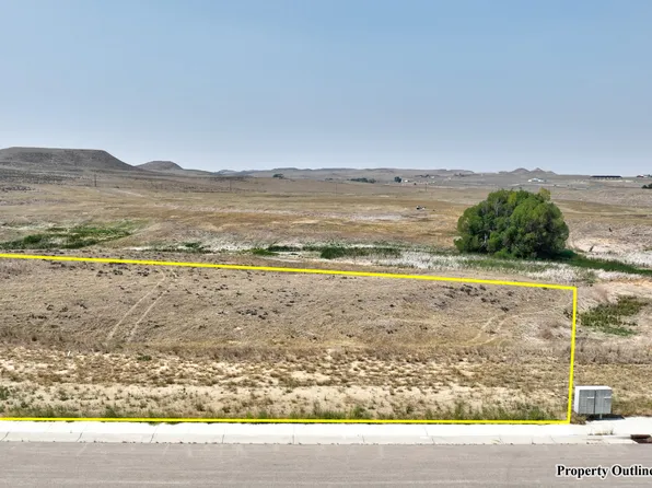 500 Mountain Shadow Dr, Gillette, WY 82718
