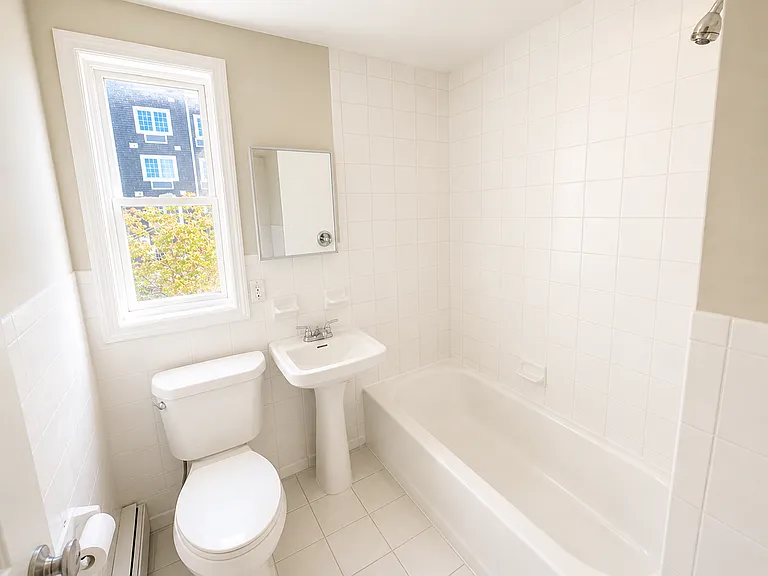 196 Parkhurst St #4 — Photo 14