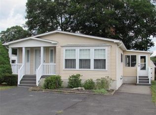 4 Honeysuckle Ln, Rockland, MA 02370