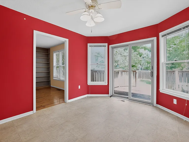 2810 Gill Ave — Photo 20