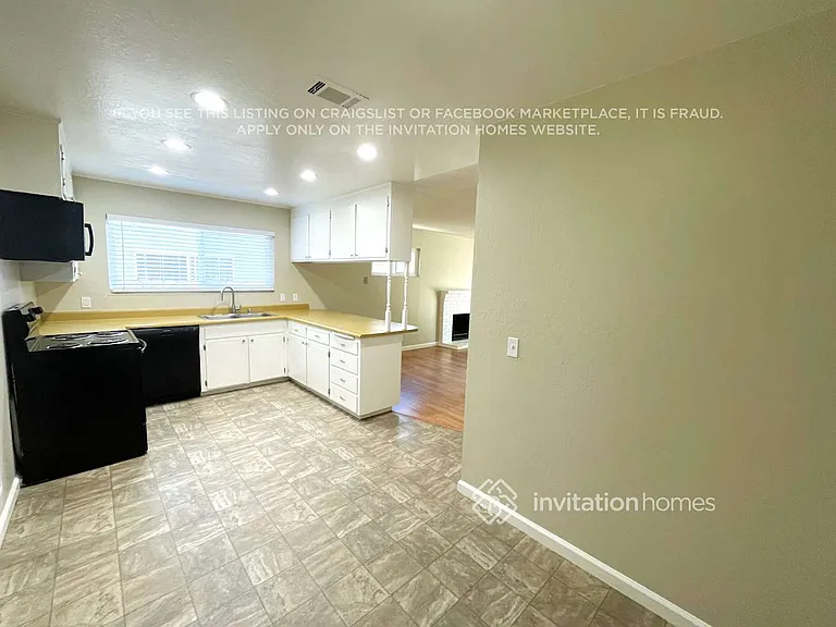 858 Studding Sail St — Photo 3