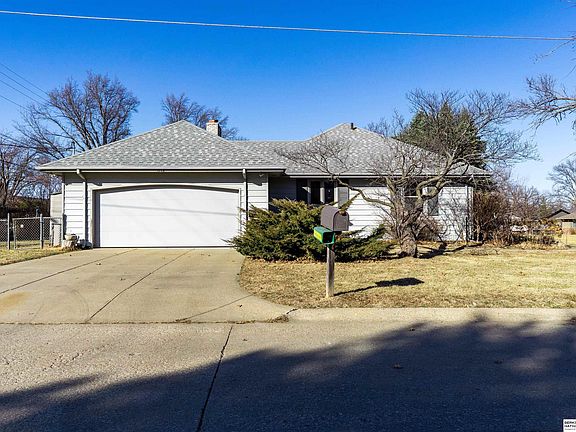 3rd image of 4908 N 103rd St