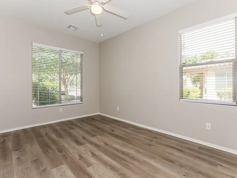 4101 S Vineyard Ave — Photo 14