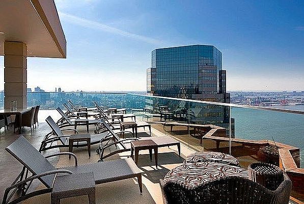 1st image of 75 Wall St APT 27Q