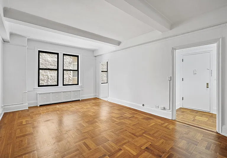 173 W 78th St #2D — Photo 4