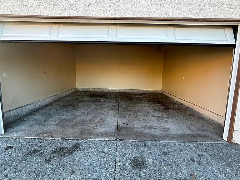 942 E 88th Pl — Photo 46