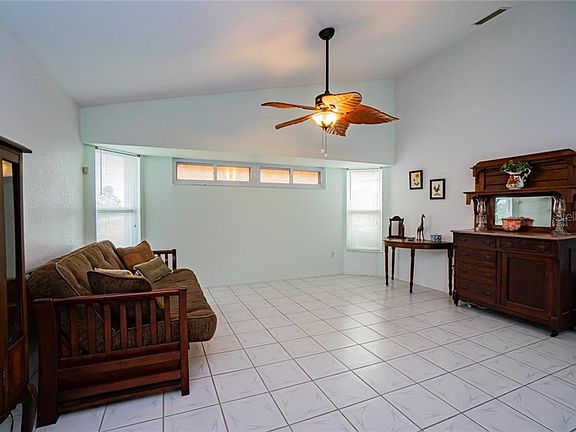 5th image of 727 Rotonda Cir